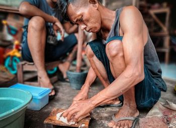 Slicing fish