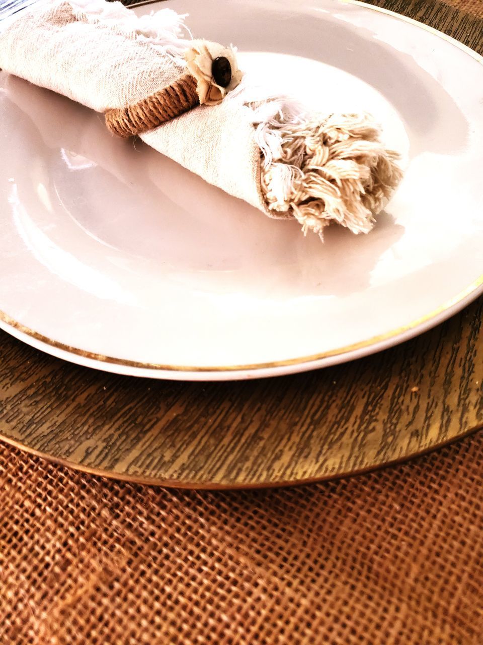 HIGH ANGLE VIEW OF BREAKFAST SERVED IN PLATE