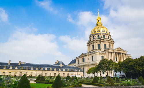  view on paris  military museum.