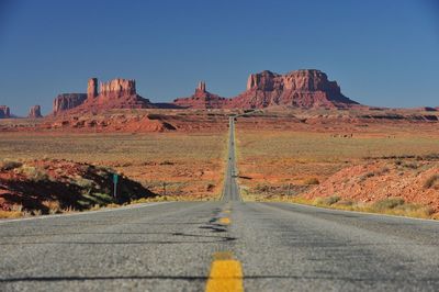 Road towards monument valley