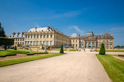 View of historic building against cloudy sky