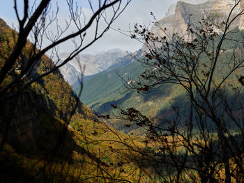 Autumn, views on the ordesa valley trekking route, aragonese pyrenees, spain