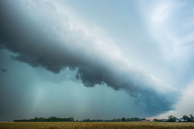 Shelf cloud in front of an approaching storm