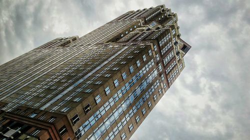 Low angle view of cloudy sky