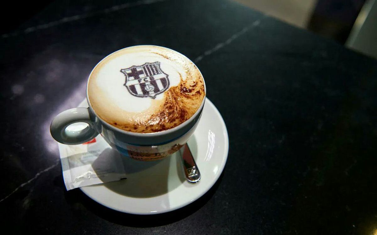 HIGH ANGLE VIEW OF COFFEE SERVED ON TABLE