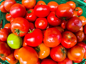 Full frame shot of tomatoes in market