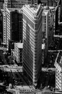 Flatiron building in city