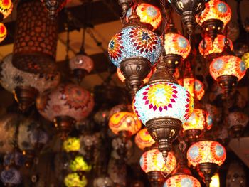 Illuminated lanterns for sale in market