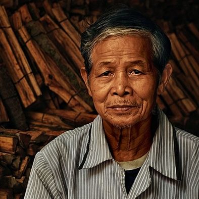 PORTRAIT OF SMILING MAN