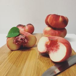 Close-up of oranges on cutting board