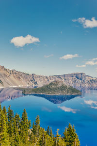 Landscape views of crater lake in oregon during the summer.