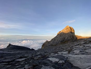 Scenic view of mount kinabalu against sky