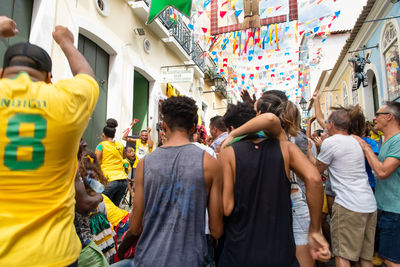 Brazil fans celebrate the goal in the game between brazil vs costa rica for the 2018 world cup 