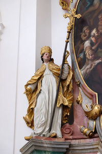 Statue of angel sculpture