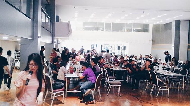 indoors, chair, table, person, sitting, men, restaurant, lifestyles, relaxation, large group of people, seat, empty, leisure activity, window, absence, sidewalk cafe, cafe, sunlight, built structure