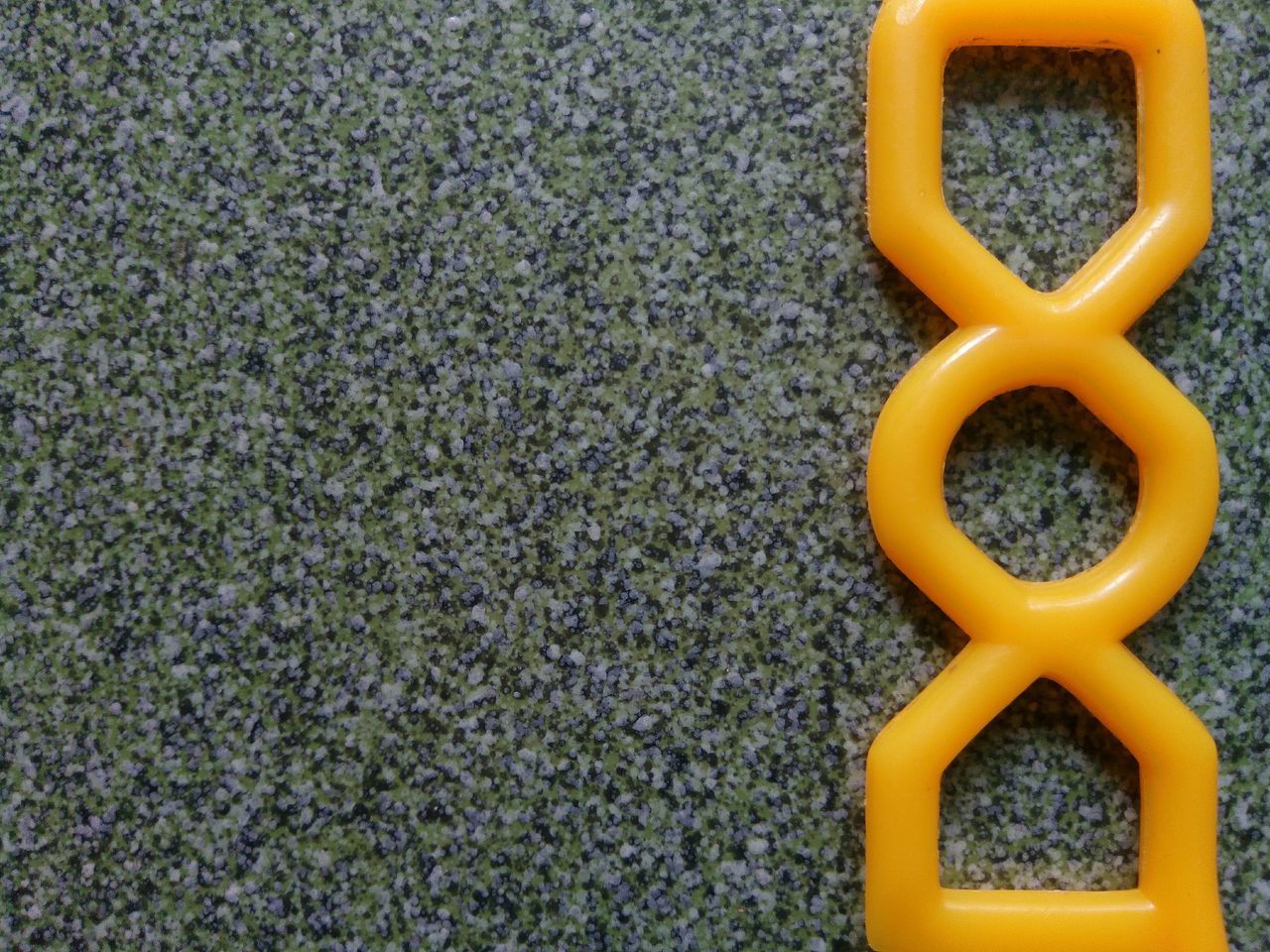 FULL FRAME SHOT OF YELLOW PATTERN ON WALL