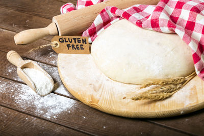 Close-up of bread on cutting board