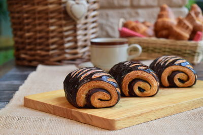 Close-up of bread on cutting board