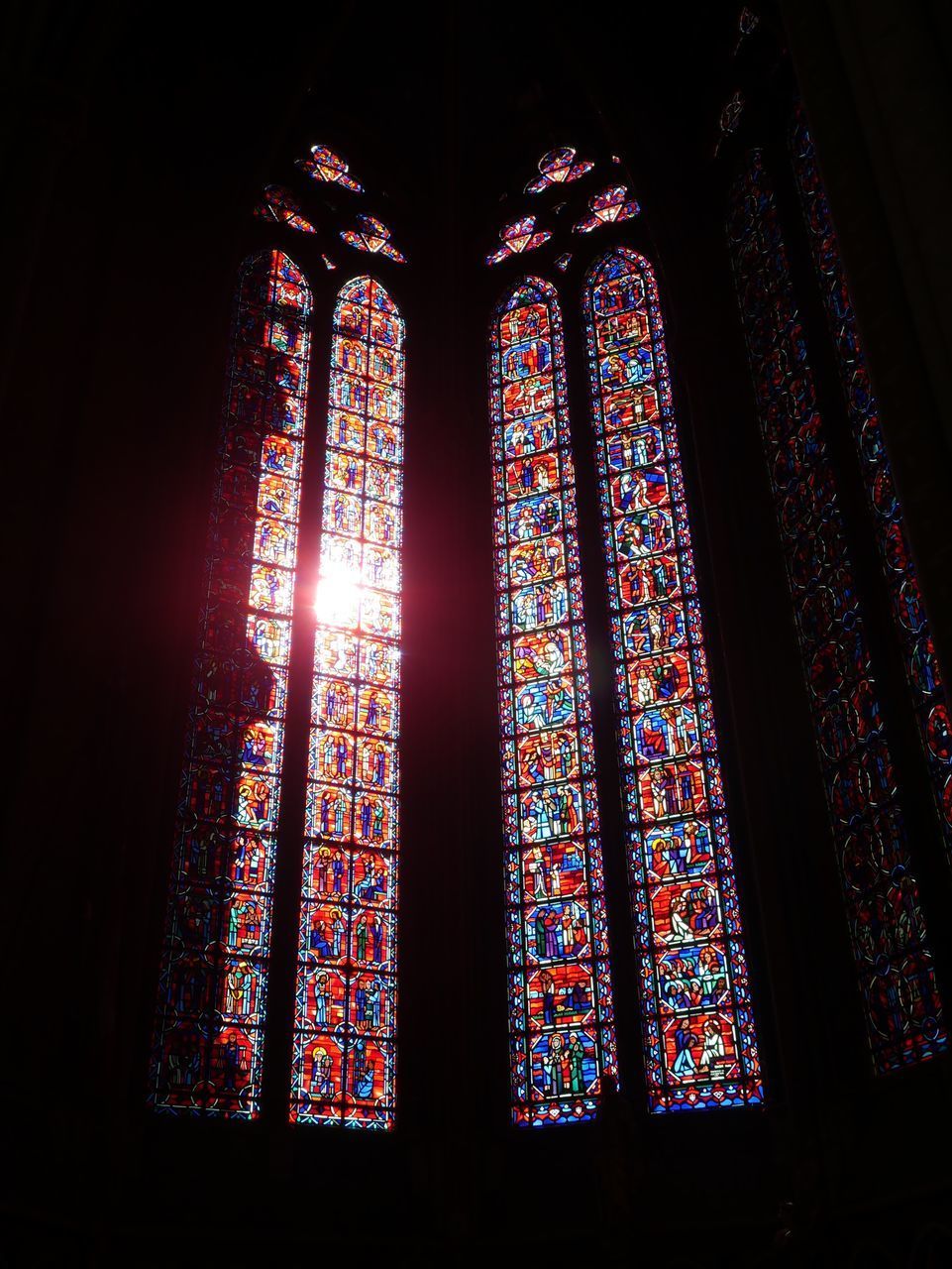LOW ANGLE VIEW OF STAINED WINDOW