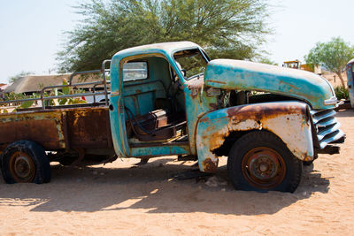 Old abandoned car. sossusvlei, namibia