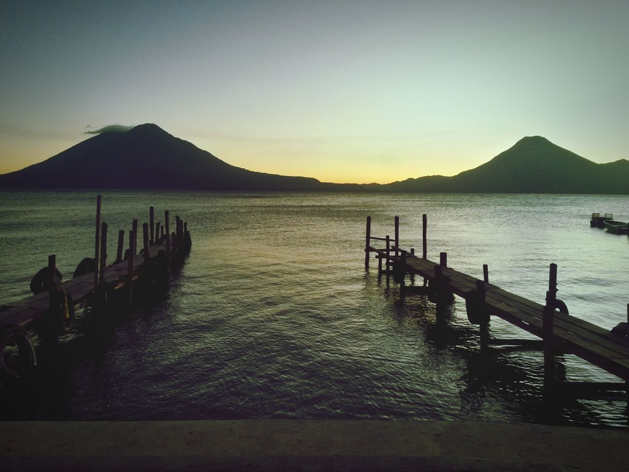 Lake atitlán