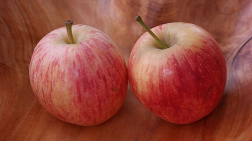 Close-up of apples on table