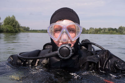 Portrait of man scuba diving