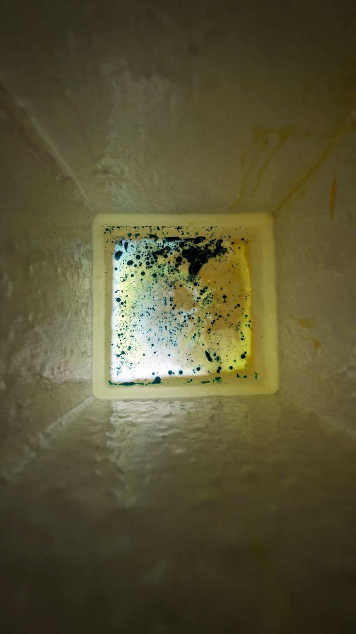 light, yellow, indoors, wall, lighting, white, window, no people, wall - building feature, architecture, ceiling, darkness, damaged, built structure, green, abandoned, glass, old, hole