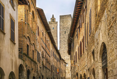 Street in historical center of san gimignano, italy