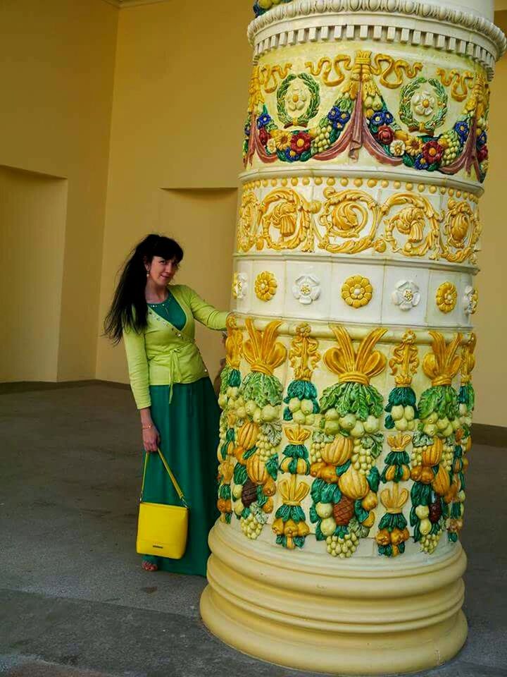 brown hair, full length, one person, looking, standing, mid adult, one woman only, people, real people, indoors, adults only, adult, women, childhood, day, sari