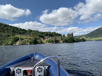 Loch ness speed boat urquart castle