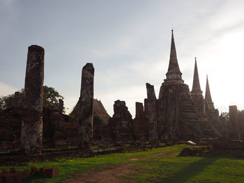 Old ruins of building against sky