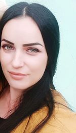 Portrait of a beautiful young woman