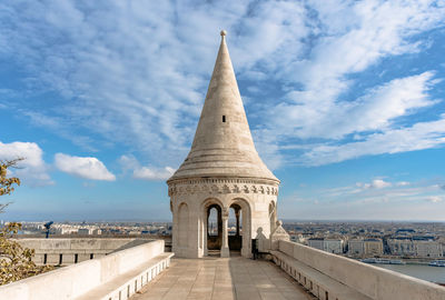 Beautiful white spire at halaszbastya or fisherman's bastion in budapest, hungary