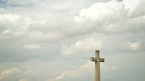 Low angle view of cloudy sky