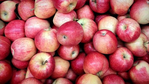 Full frame shot of apples