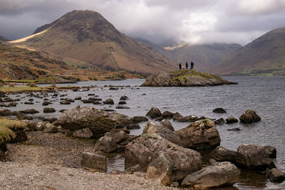 Family/friends enjoying the views at wastwater.