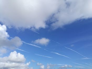 Low angle view of vapor trail in sky