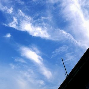 Low angle view of vapor trail in sky