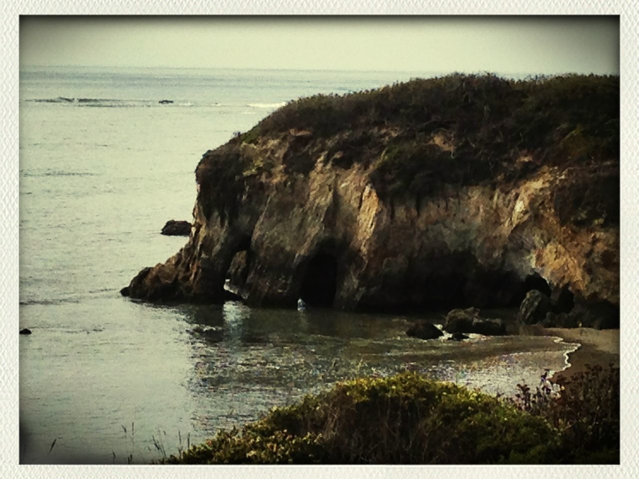 water, sea, transfer print, tranquil scene, rock formation, tranquility, scenics, rock - object, beauty in nature, auto post production filter, horizon over water, rock, nature, cliff, beach, coastline, shore, sky, idyllic, non urban scene