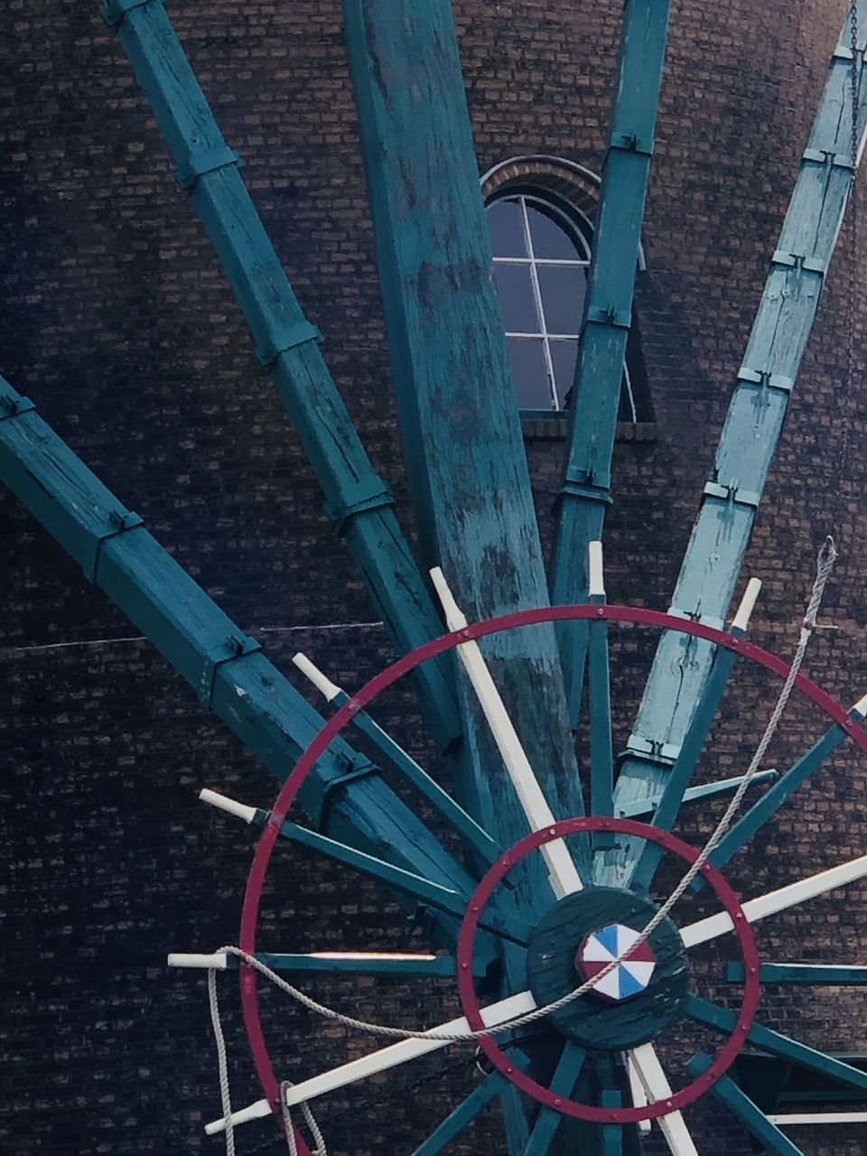 HIGH ANGLE VIEW OF WHEEL IN FIELD