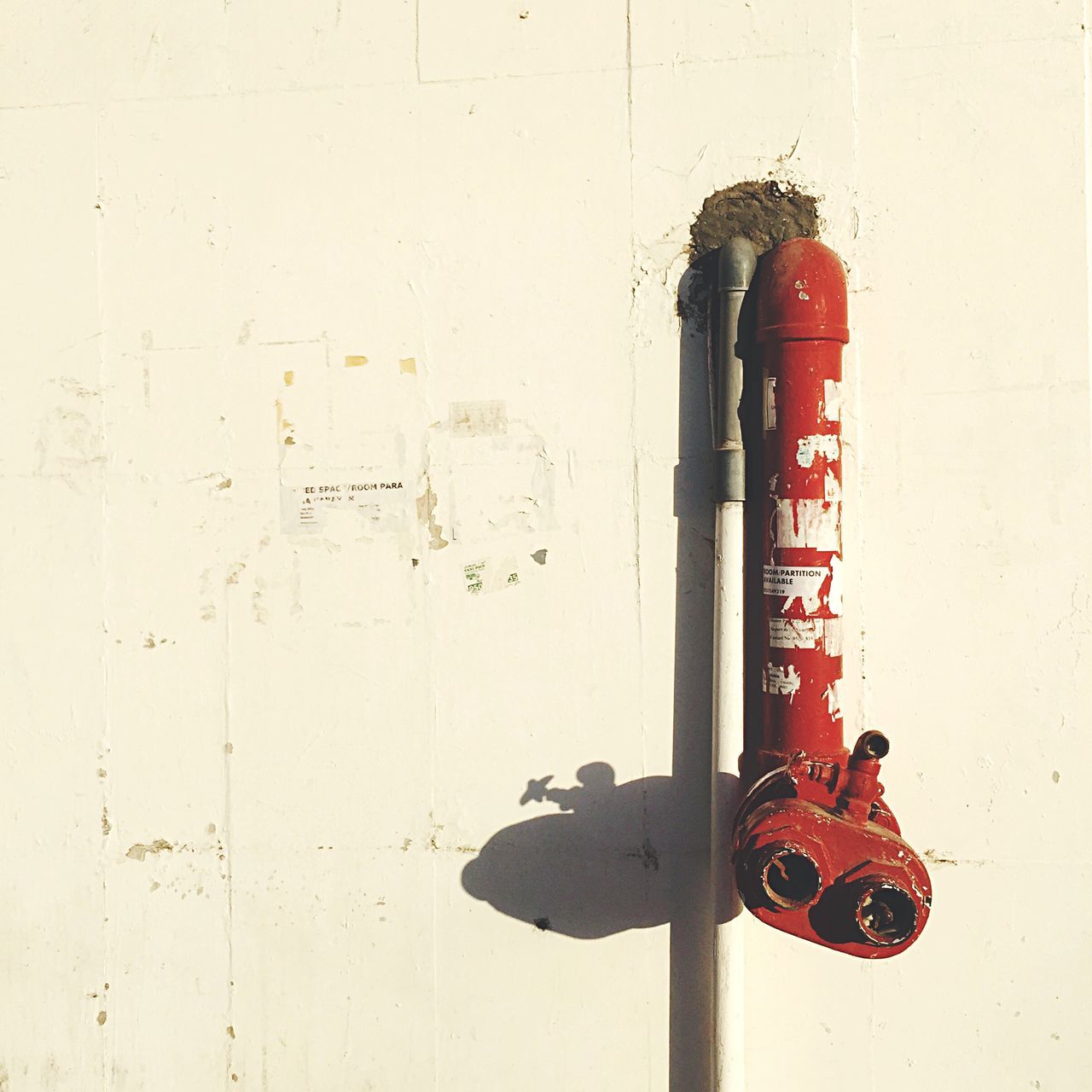 red, communication, wall - building feature, text, built structure, guidance, architecture, safety, western script, protection, door, wall, close-up, building exterior, security, metal, old, weathered, day, sign