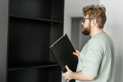 Man using digital tablet