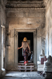 Statue of historic building