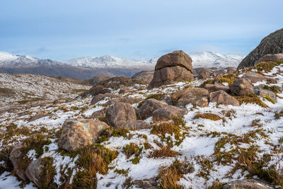 Winters walk from loch bad an sgalaig to loch na h-oidhche - scotland