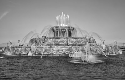 Buckingham fountain against sky at park