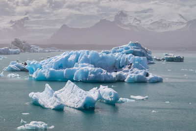 Iceland, jokulsarlon lagoon, turquoise icebergs floating in glacier lagoon on iceland