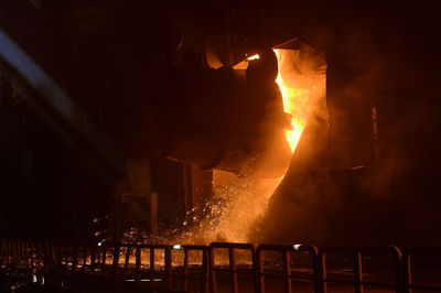 Ladle container with liquid molten metal in steel plant