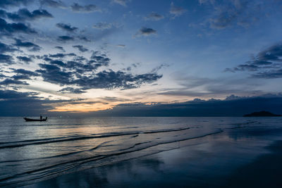 Scenic view of dramatic sky over sea