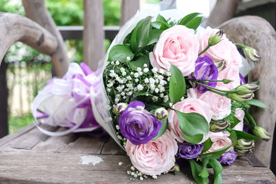 Close-up of rose bouquet on table